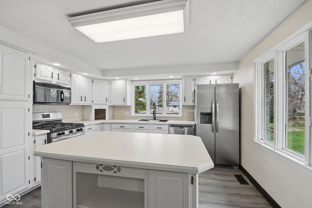 2226 Lake Drive, Anderson, IN 46012