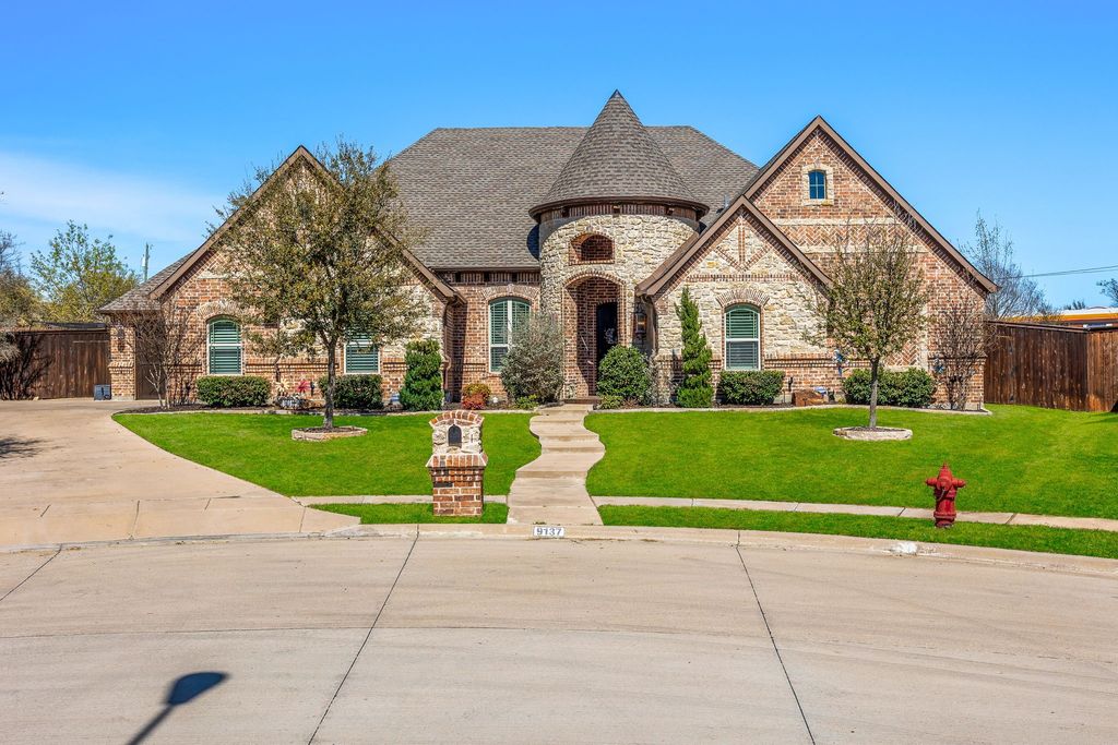 9137 Glendara Drive, North Richland Hills, TX 76182