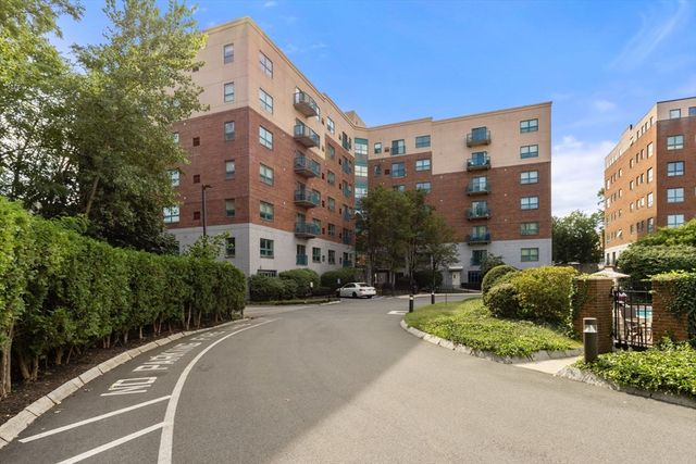 175 Cottage 214, Chelsea, MA 02150
