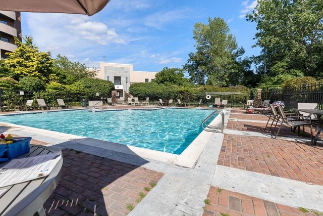 175 Cottage 214, Chelsea, MA 02150