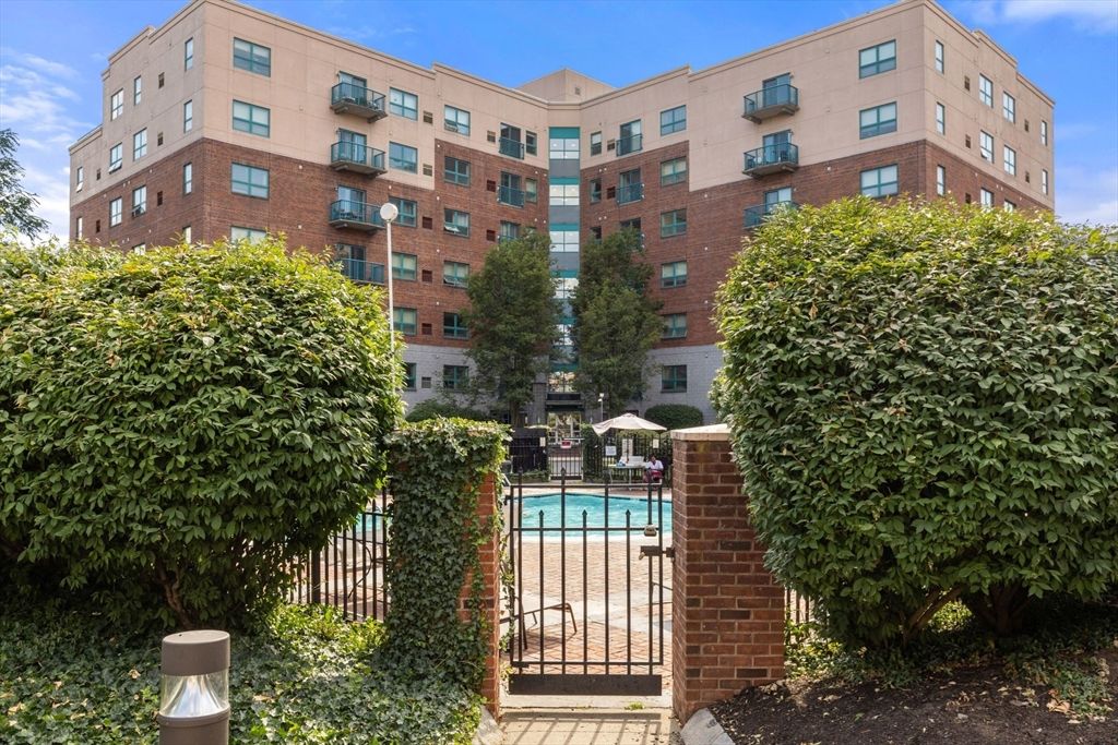 175 Cottage 214, Chelsea, MA 02150
