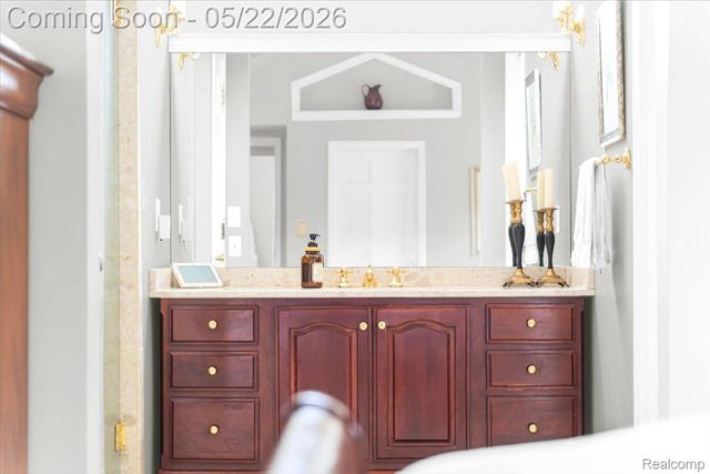 784 University Place, Grosse Pointe, MI 48230