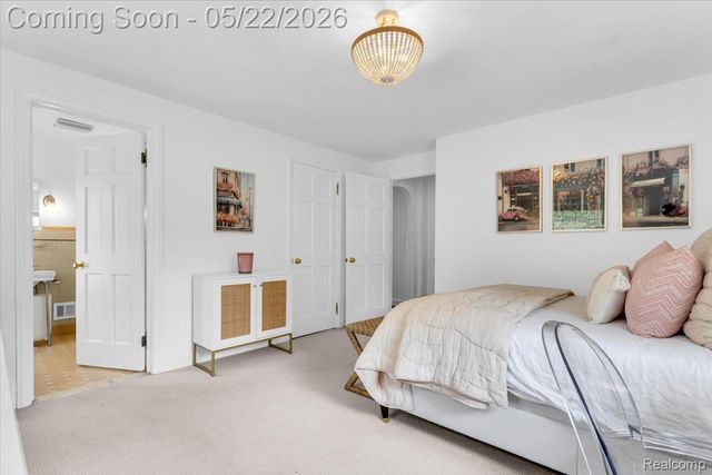 784 University Place, Grosse Pointe, MI 48230