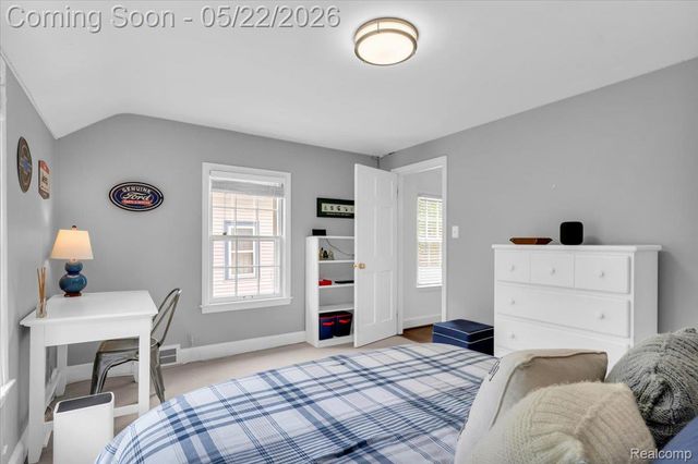 784 University Place, Grosse Pointe, MI 48230