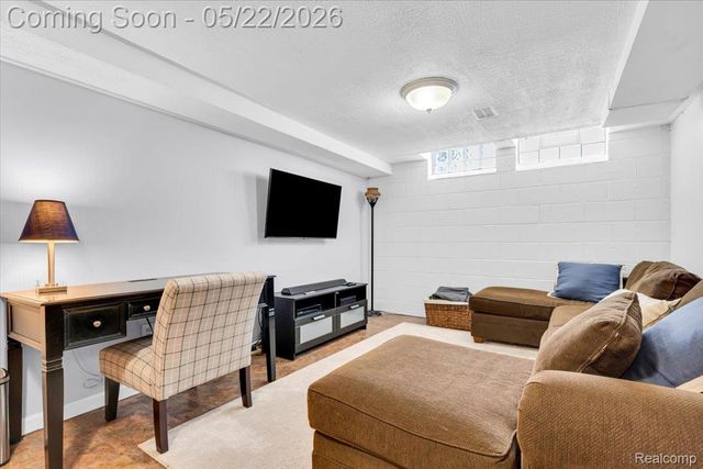 784 University Place, Grosse Pointe, MI 48230