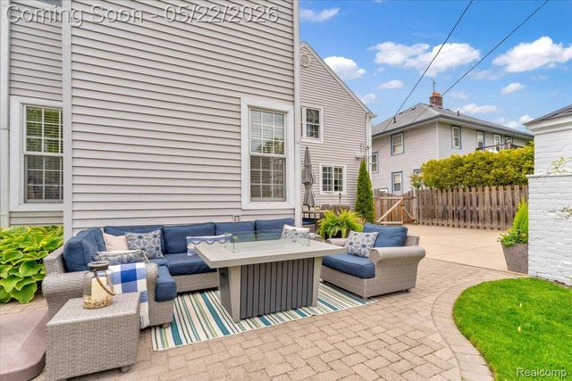 784 University Place, Grosse Pointe, MI 48230