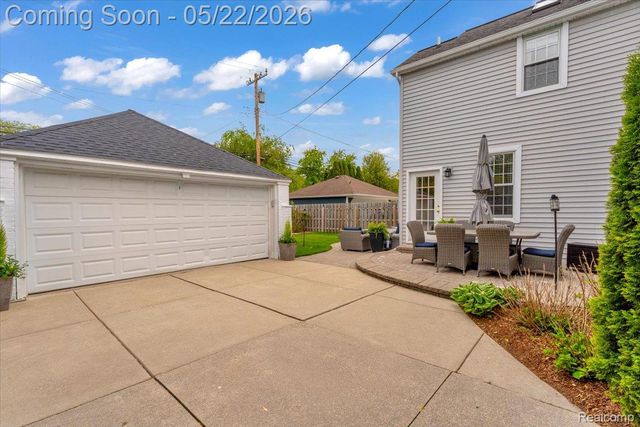 784 University Place, Grosse Pointe, MI 48230