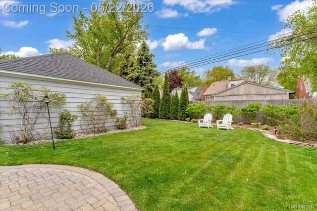 784 University Place, Grosse Pointe, MI 48230