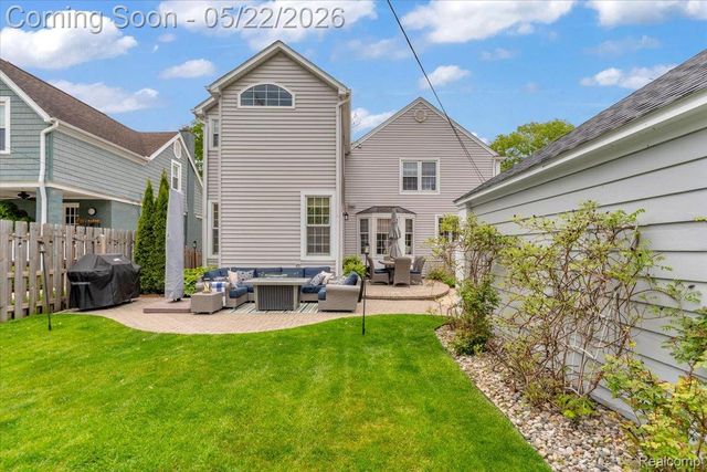 784 University Place, Grosse Pointe, MI 48230