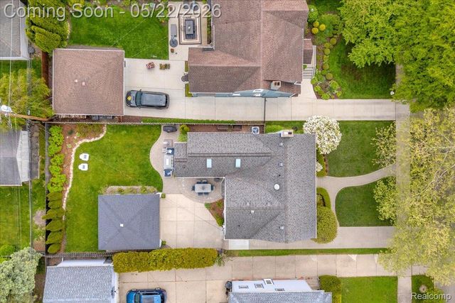 784 University Place, Grosse Pointe, MI 48230
