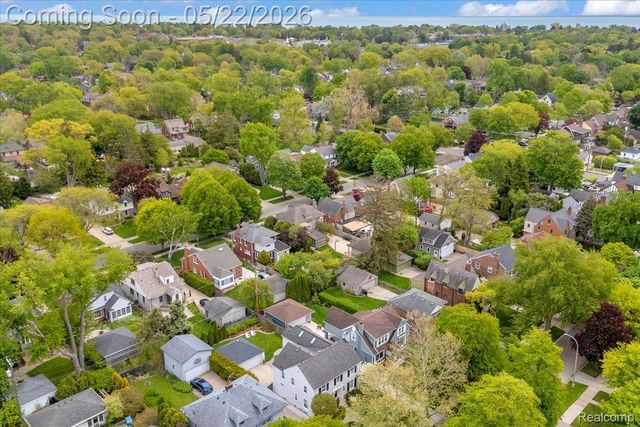784 University Place, Grosse Pointe, MI 48230
