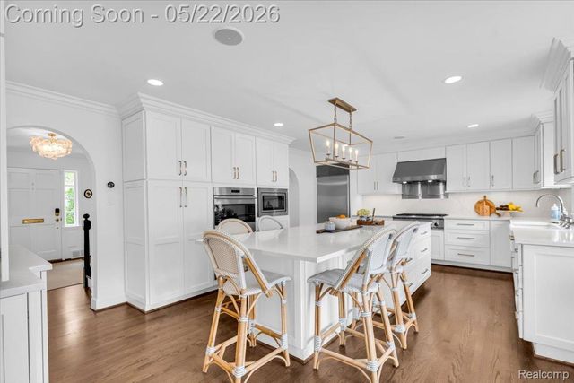 784 University Place, Grosse Pointe, MI 48230