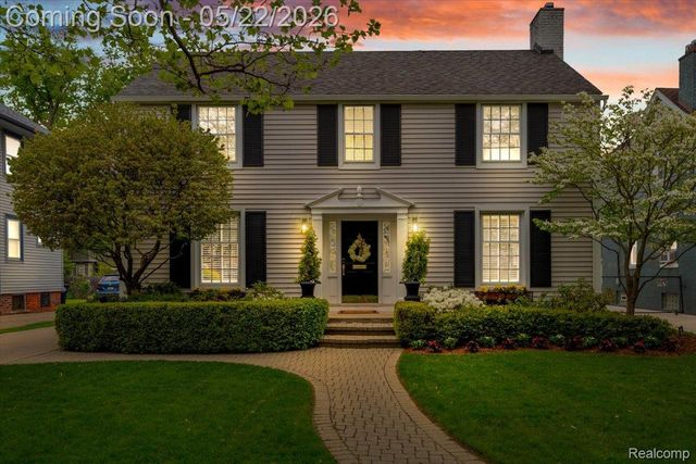 784 University Place, Grosse Pointe, MI 48230