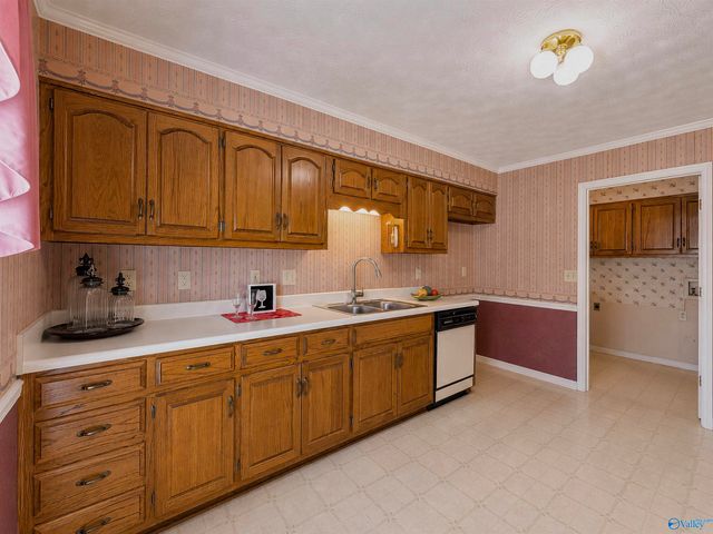 2816 Winthrop Drive, Decatur, AL 35603