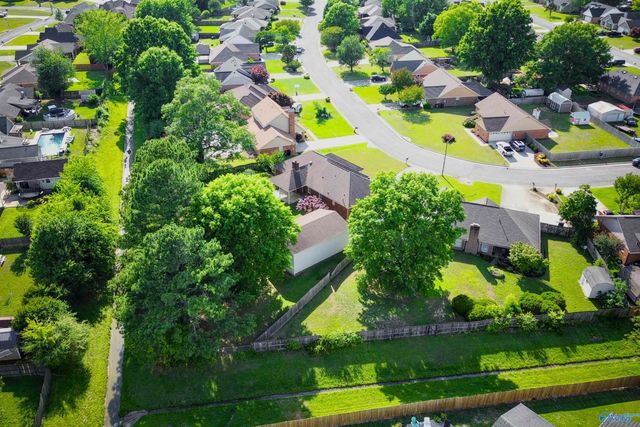2816 Winthrop Drive, Decatur, AL 35603