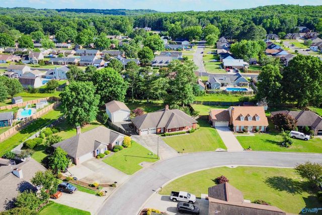 2816 Winthrop Drive, Decatur, AL 35603