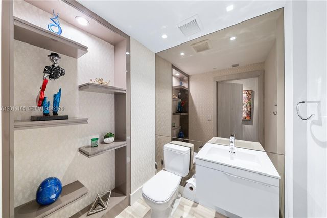 17111 Biscayne Blvd 2107, North Miami Beach, FL 33160