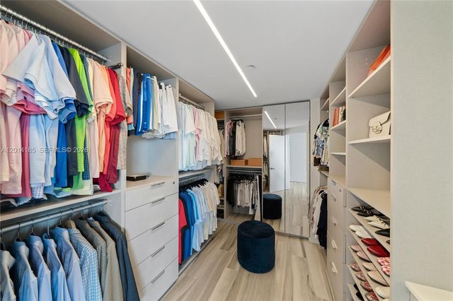 17111 Biscayne Blvd 2107, North Miami Beach, FL 33160