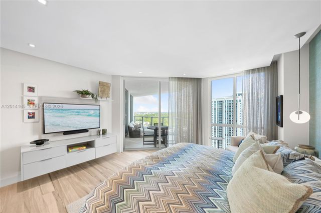 17111 Biscayne Blvd 2107, North Miami Beach, FL 33160