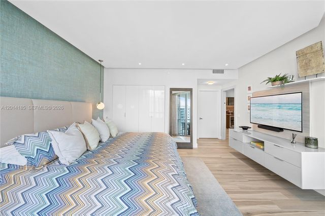17111 Biscayne Blvd 2107, North Miami Beach, FL 33160