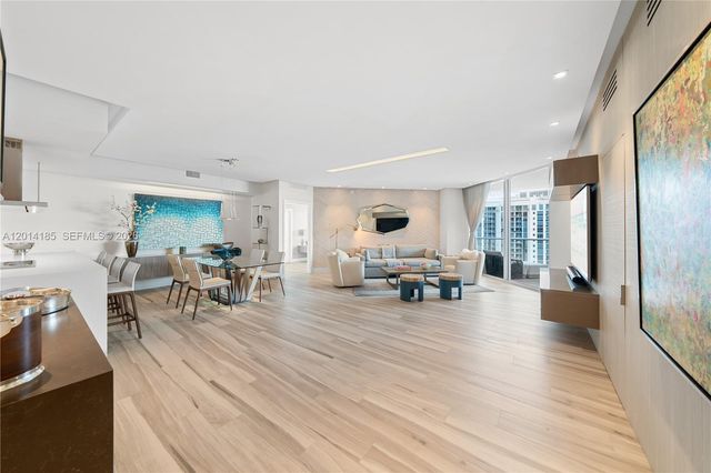 17111 Biscayne Blvd 2107, North Miami Beach, FL 33160