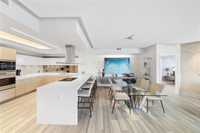 17111 Biscayne Blvd 2107, North Miami Beach, FL 33160