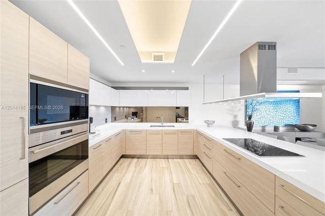 17111 Biscayne Blvd 2107, North Miami Beach, FL 33160