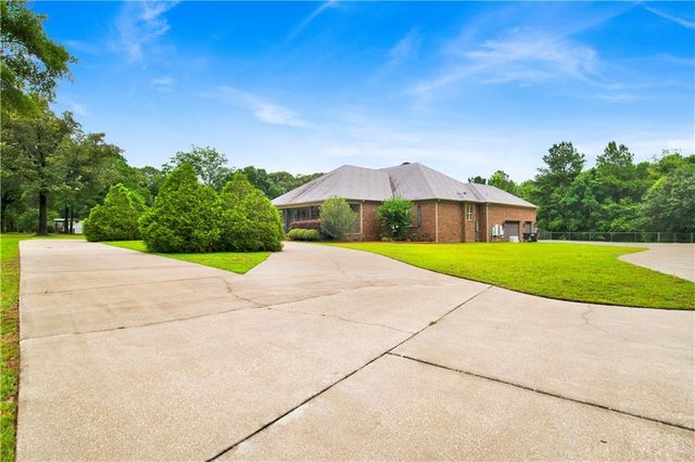 13775 Howells Ferry Road, Wilmer, AL 36587