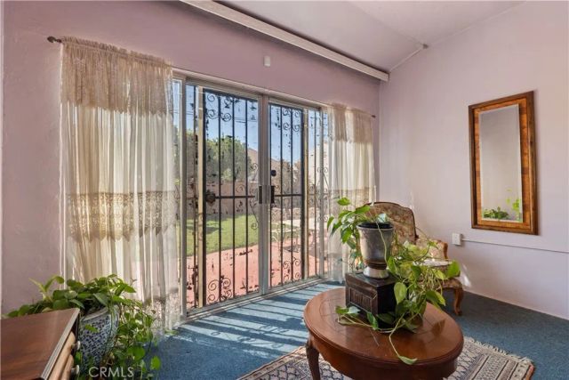 3959 S Bronson Ave, Los Angeles, CA 90008