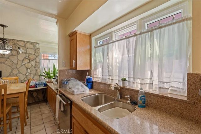3959 S Bronson Ave, Los Angeles, CA 90008