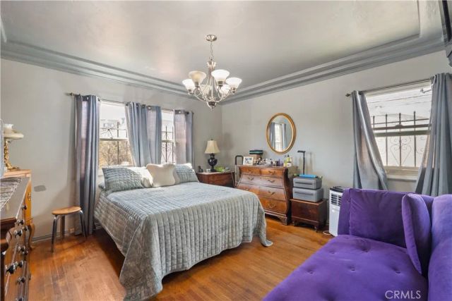 3959 S Bronson Ave, Los Angeles, CA 90008