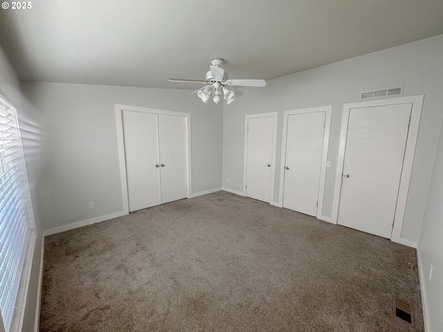 1655 S ELM St, Canby, OR 97013