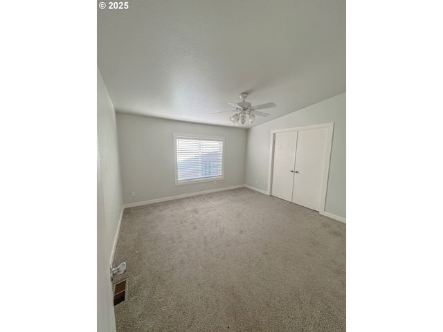 1655 S ELM St, Canby, OR 97013