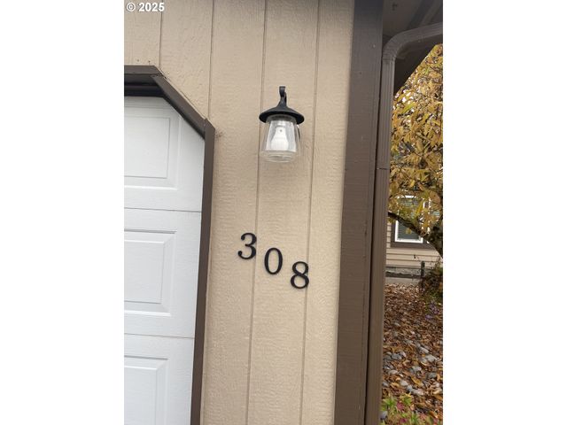 1655 S ELM St, Canby, OR 97013