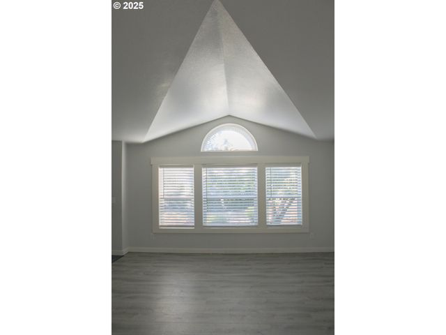 1655 S ELM St, Canby, OR 97013