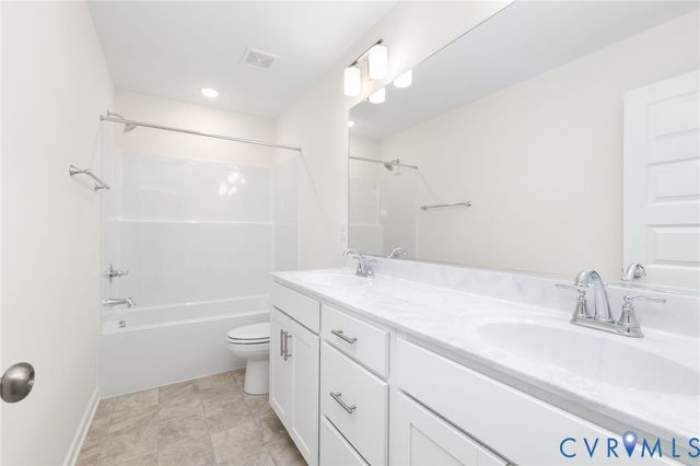 104 Pine Ridge Ln, Farmville, VA 23901