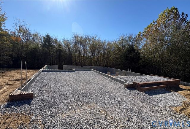 104 Pine Ridge Ln, Farmville, VA 23901