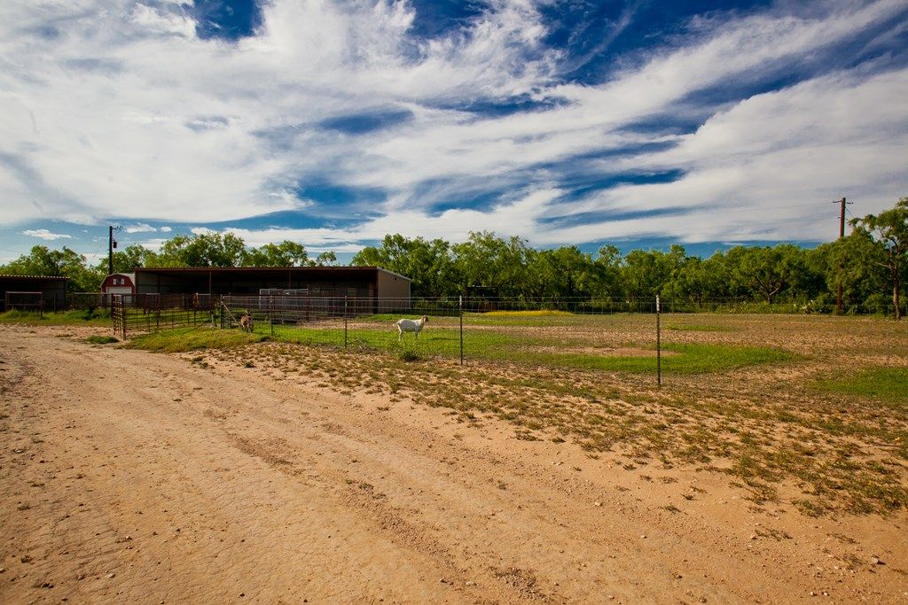 Image 22 of property listing at 10581 Ballard Rd, San Angelo, TX 76901