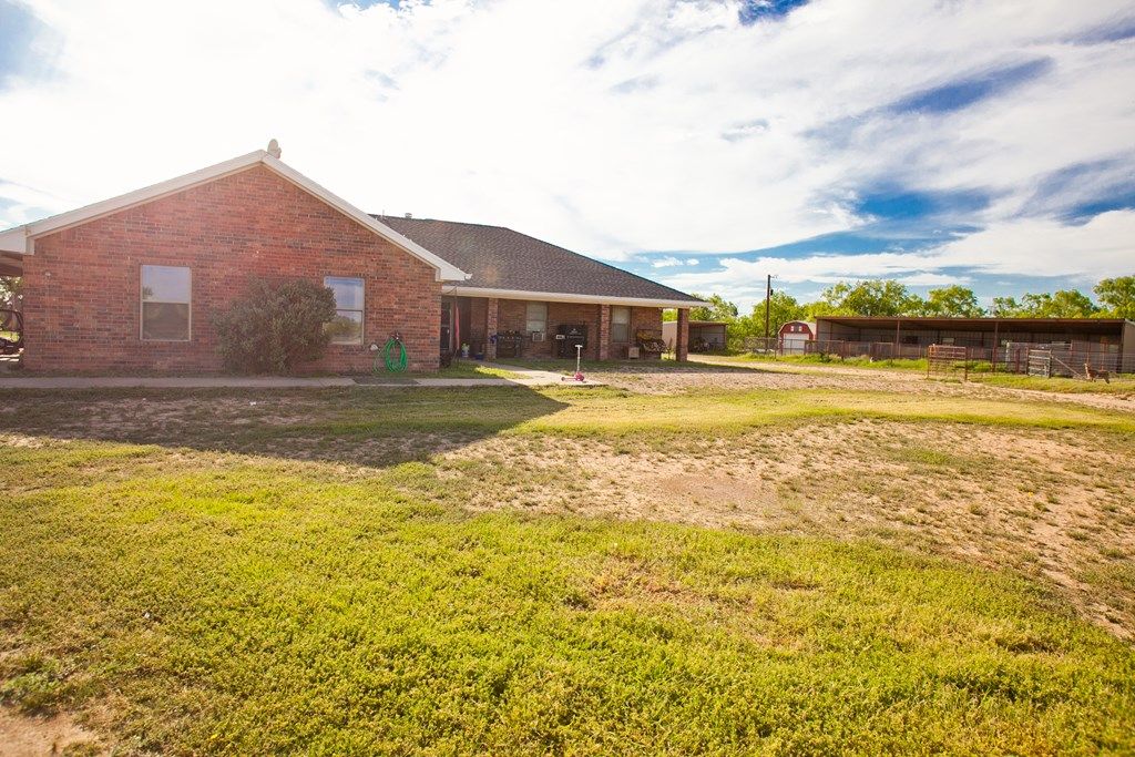 Image 23 of property listing at 10581 Ballard Rd, San Angelo, TX 76901