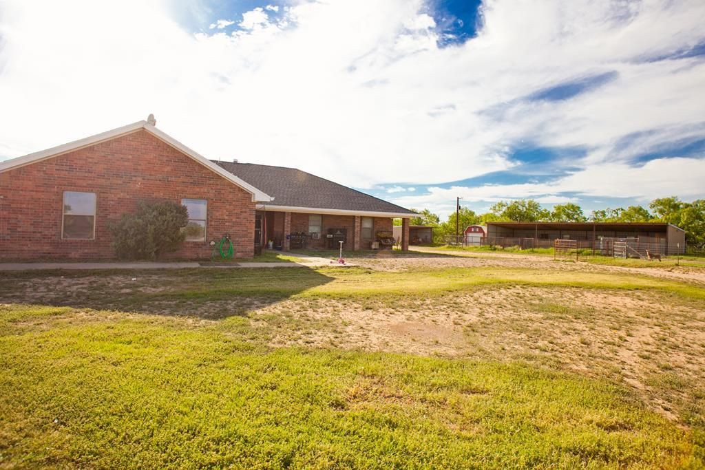 Image 3 of property listing at 10581 Ballard Rd, San Angelo, TX 76901