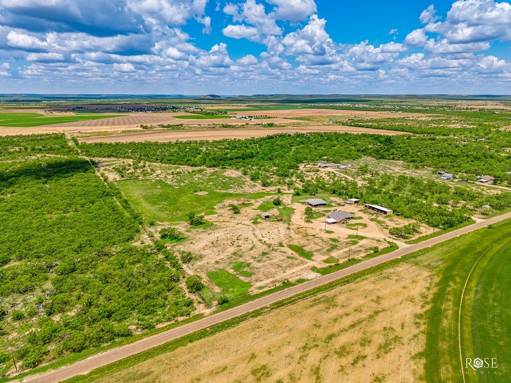 Image 5 of property listing at 10581 Ballard Rd, San Angelo, TX 76901