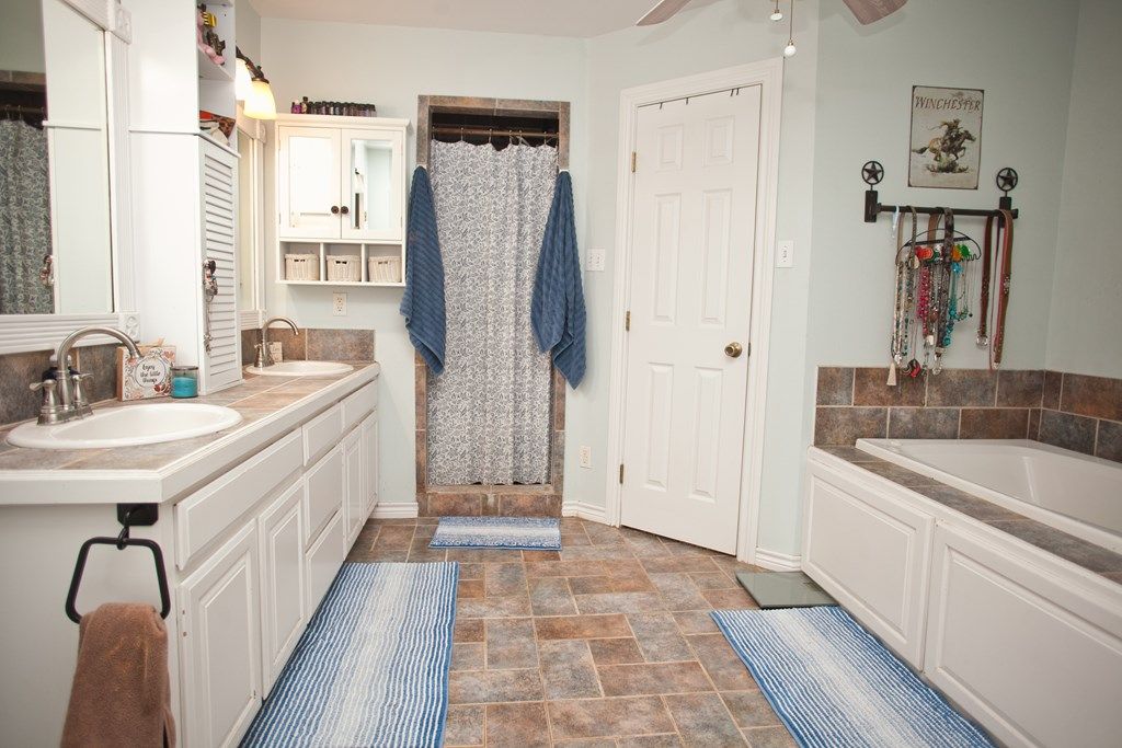 Image 56 of property listing at 10581 Ballard Rd, San Angelo, TX 76901