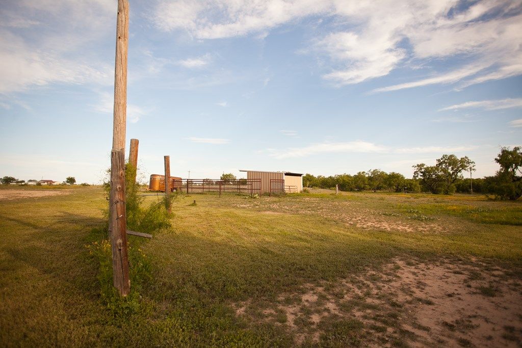 Image 77 of property listing at 10581 Ballard Rd, San Angelo, TX 76901