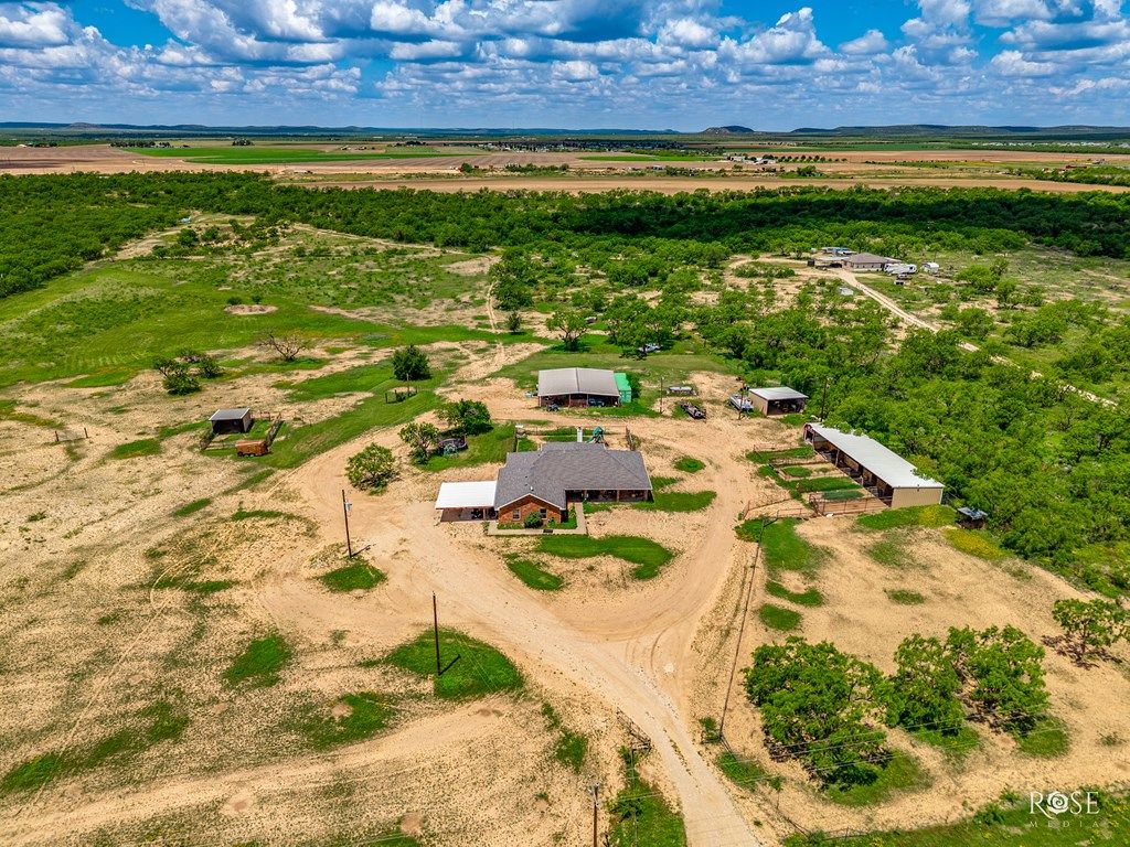 Image 8 of property listing at 10581 Ballard Rd, San Angelo, TX 76901