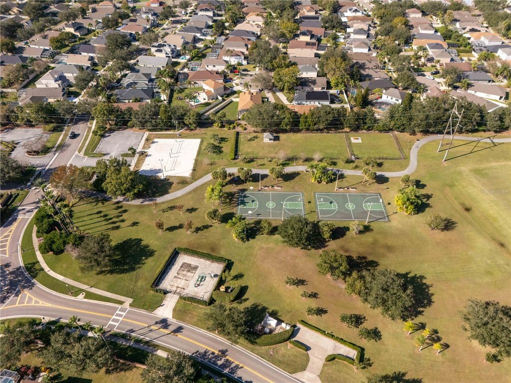 Image 18 of property listing at 14415 ESTRELLA DRIVE, Orlando, FL 32837