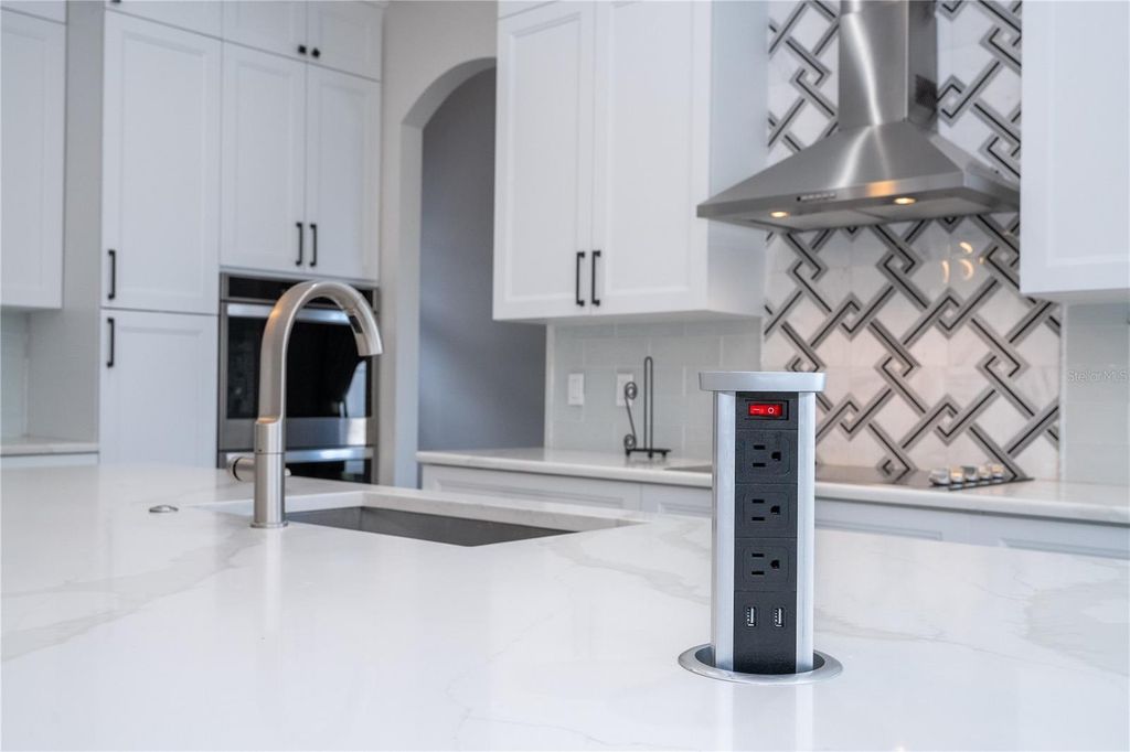 Image 40 of property listing at 14415 ESTRELLA DRIVE, Orlando, FL 32837