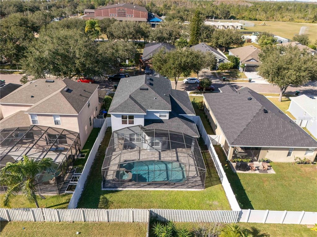 Image 8 of property listing at 14415 ESTRELLA DRIVE, Orlando, FL 32837