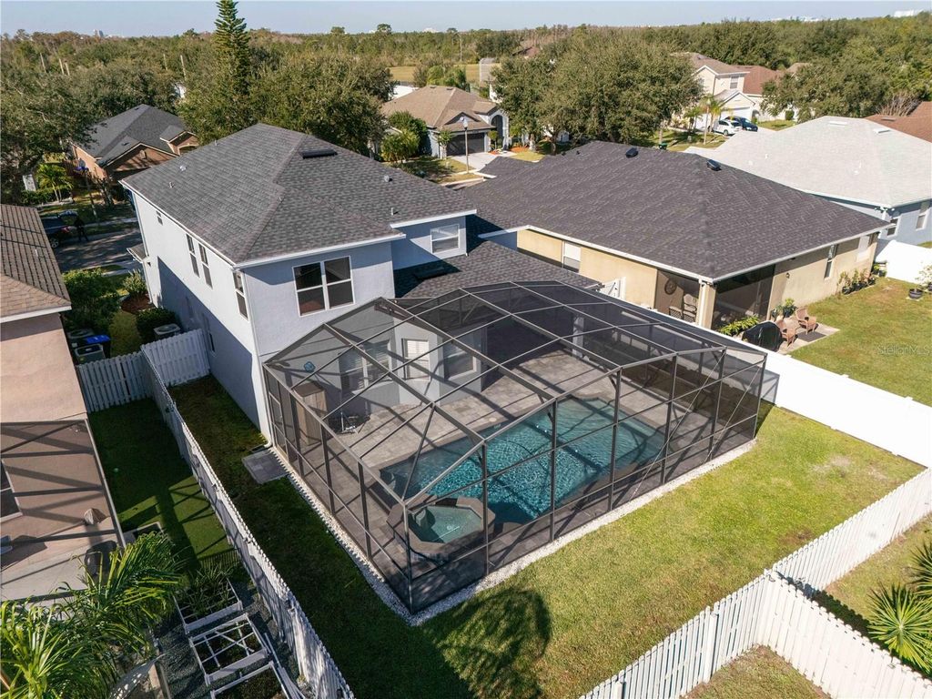 Image 9 of property listing at 14415 ESTRELLA DRIVE, Orlando, FL 32837