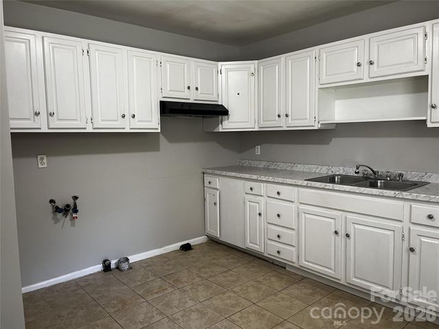 2213 Shamrock Drive, Charlotte, NC 28205
