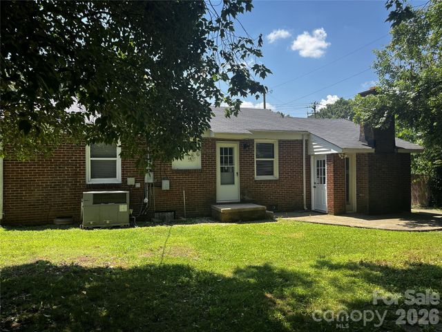 2213 Shamrock Drive, Charlotte, NC 28205
